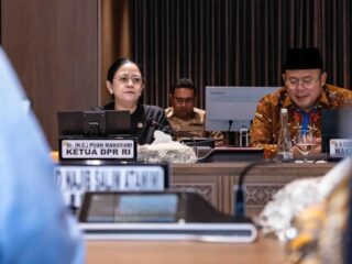 Puan Maharani Lepas Delapan Pemain Muda Indonesia ke Portugal