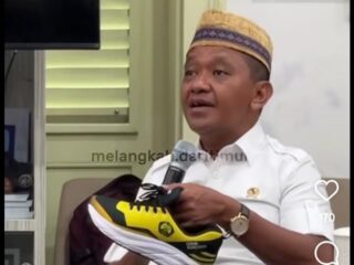 Sepatu Kuning UMKM Bahlil Lahadalia Curi Perhatian Wartawan