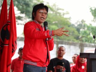 Adian Napitupulu Kritik Gaya Ceplas-Ceplos Menkeu Purbaya