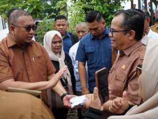 Andre Rosiade Gunakan Dana Reses Bantu Korban Bencana Solok