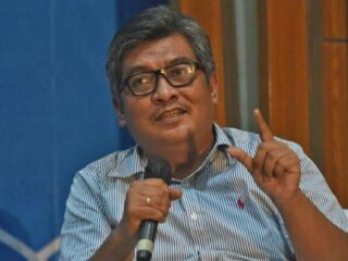 Krisis Legitimasi, Runtuhnya Kelas Menengah, dan Negara yang Tak Mau Bercermin