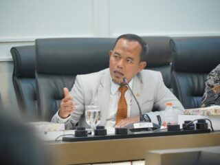 Riyono Salurkan 138 Ton Benih Padi ke Petani