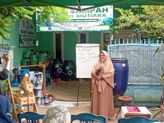 Novi Eka Mulya Bongkar Fakta, Nasabah Bank Sampah Bisa Raup Jutaan